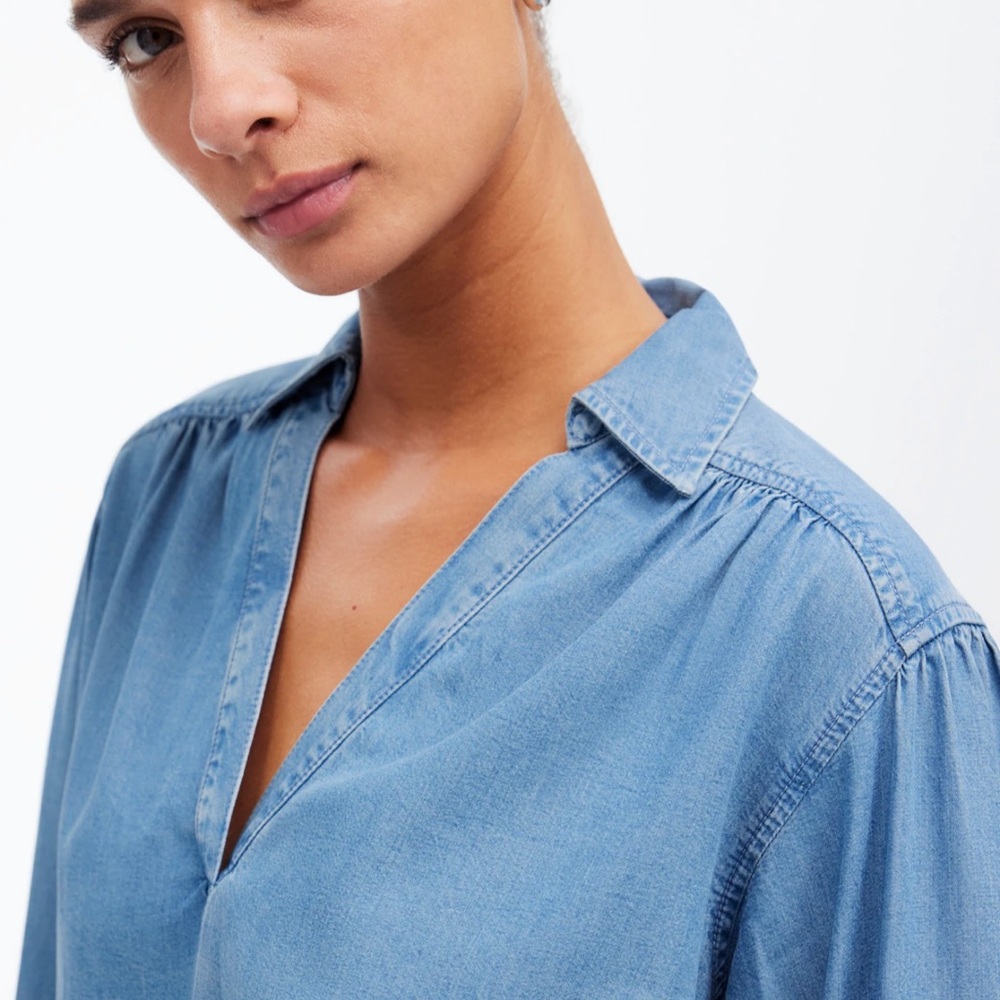 Madewell Chambray Easy Y-Neck Button-Up Shirt in Ritch Wash NWT Sz Small